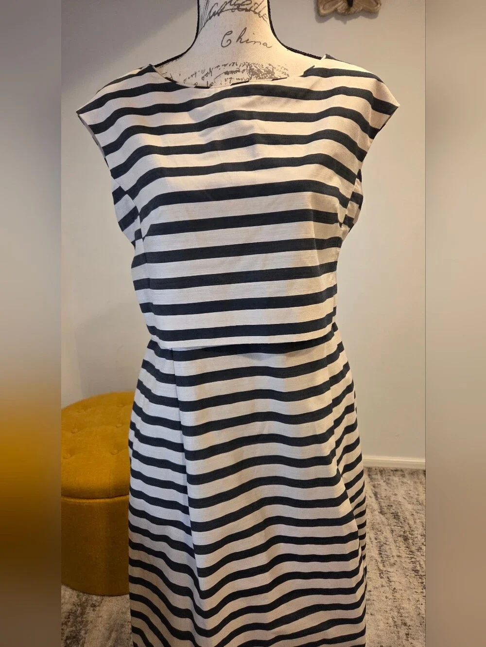 WEEKEND MAXMARA Striped Tie-Neck Sleeveless Dress in Black and White, Size 16 - Picture 3 of 16
